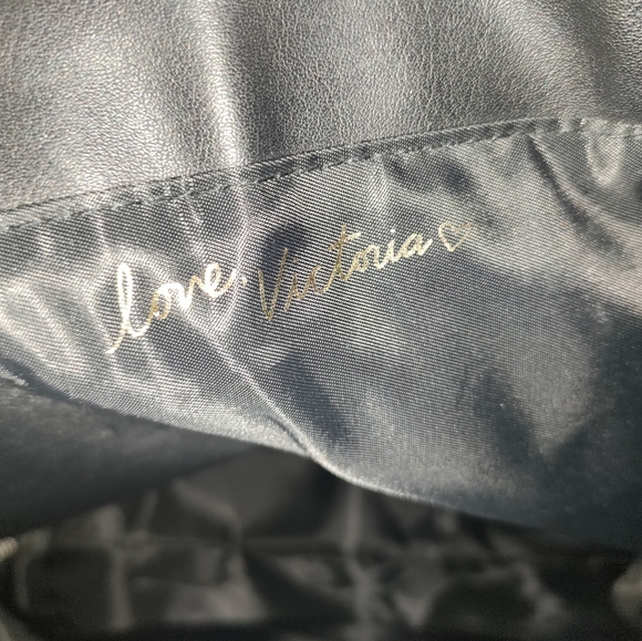 🆕Victoria's Secret | Large Red Weekend Tote Bag / Carry All Bag / Carry On Bag - Picture 10 of 10